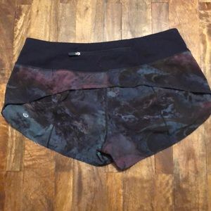 Lululemon Speed Up Short 2.5 Sz 6, barely worn